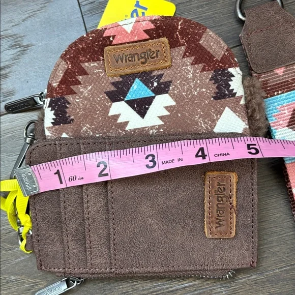 Wrangler Sherpa Southwest Print Dual Pouch Wristlets zip top,cards,key - Picture 10 of 10
